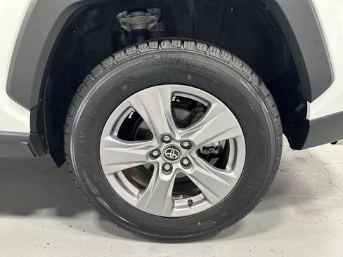 Used 2025 Toyota RAV4 XLE FWD image 63