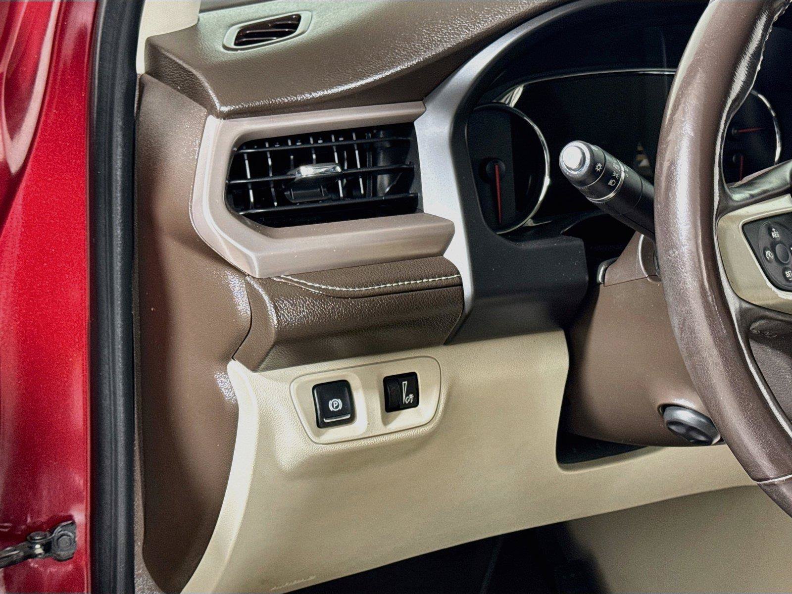 Used 2018 GMC Acadia Denali w/ Technology Package AWD/4WD image 8