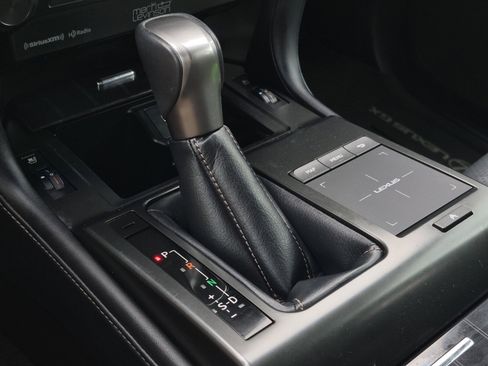 Used 2022 Lexus GX 460 Luxury w/ Off Road Package image 17