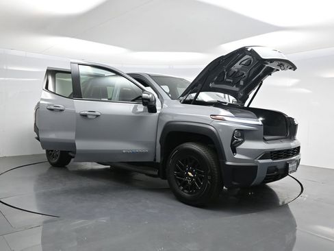 Used 2026 Chevrolet Silverado EV LT AWD/4WD image 37