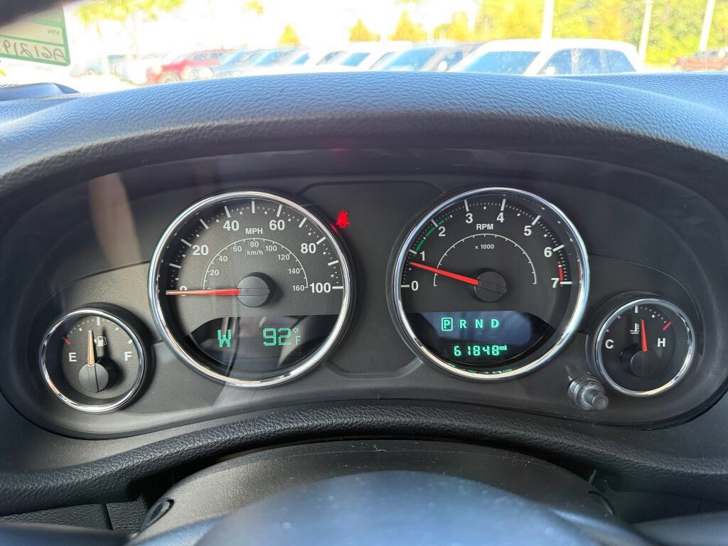 Used 2017 Jeep Wrangler Unlimited Sahara w/ Connectivity Group AWD/4WD image 27