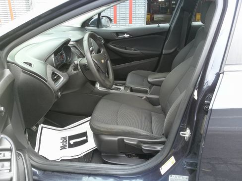 Used 2016 Chevrolet Cruze LT FWD image 13