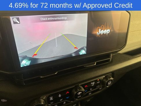 Used 2024 Jeep Gladiator Sport image 25