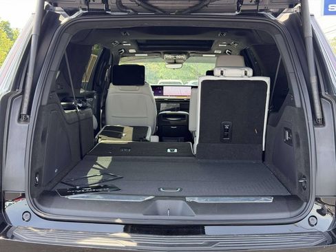 Certified 2026 Cadillac Escalade ESV Platinum Sport w/ LPO, ONYX Package AWD/4WD image 14