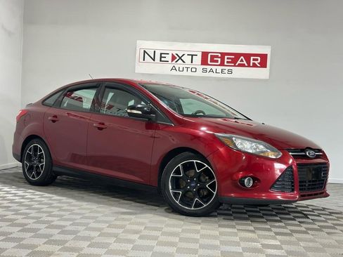 Used 2014 Ford Focus SE w/ Equipment Group 201A FWD image 1