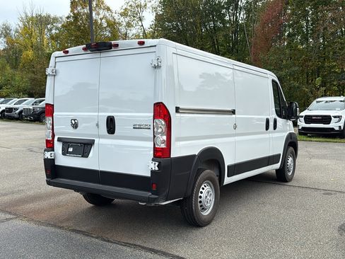 Used 2025 RAM ProMaster 2500 w/ Premium Convenience Group image 4