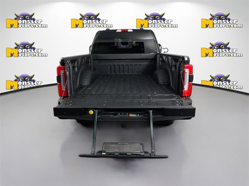 Used 2023 Ford F350 Platinum image 27