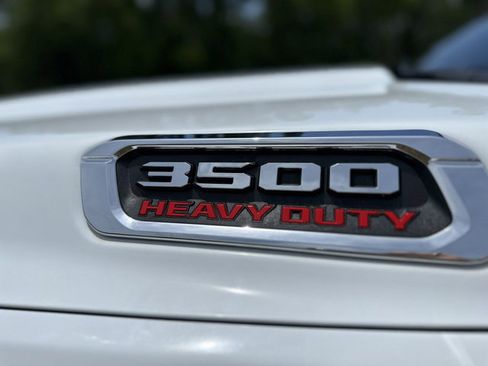 Used 2022 RAM 3500 Tradesman w/ Chrome Appearance Group AWD/4WD image 10