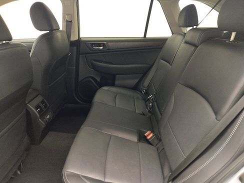 Used 2018 Subaru Outback 2.5i Limited AWD/4WD image 18