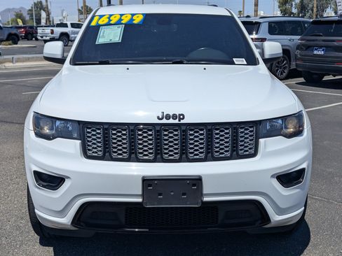 Used 2020 Jeep Grand Cherokee Altitude RWD image 6