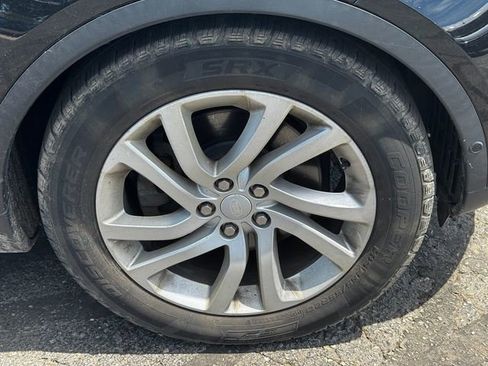 Used 2017 Land Rover Discovery HSE AWD/4WD image 9