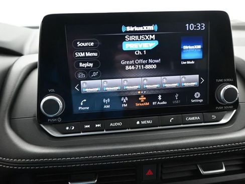 Used 2025 Nissan Rogue SV AWD/4WD image 19