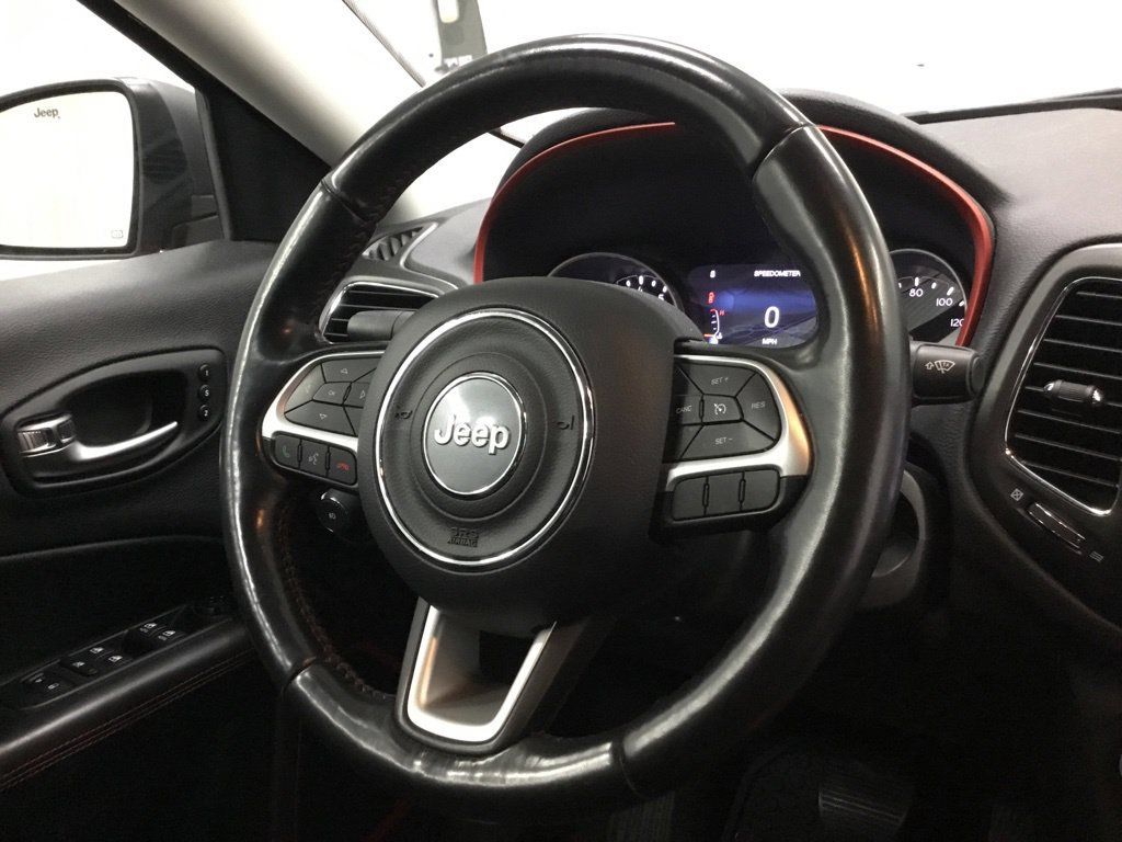 Used 2020 Jeep Compass Trailhawk w/ Leather Interior Group AWD/4WD image 37
