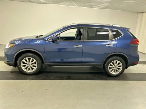 Used 2019 Nissan Rogue SV image 6
