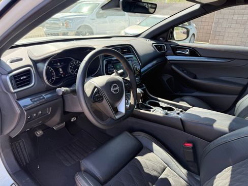 Used 2023 Nissan Maxima SR w/ Sport Mat Group image 14