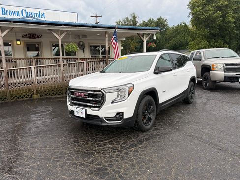 Used 2022 GMC Terrain AT4 AWD/4WD image 2