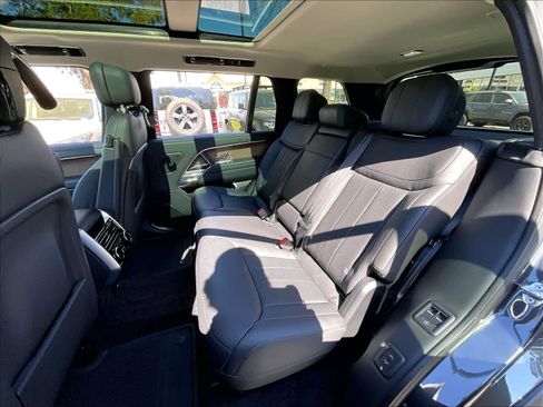 New 2026 Land Rover Range Rover Long Wheelbase SE image 12