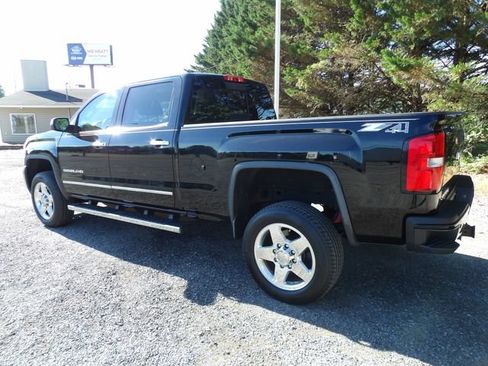 Used 2015 GMC Sierra 2500 Denali AWD/4WD image 3