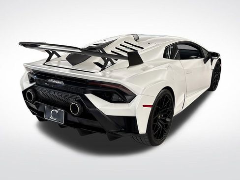 Used 2023 Lamborghini Huracan STO image 5