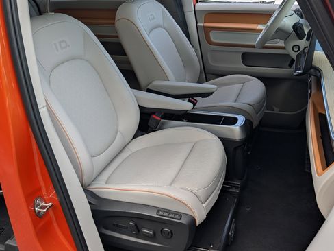 Used 2025 Volkswagen ID. Buzz Pro S Plus RWD image 25