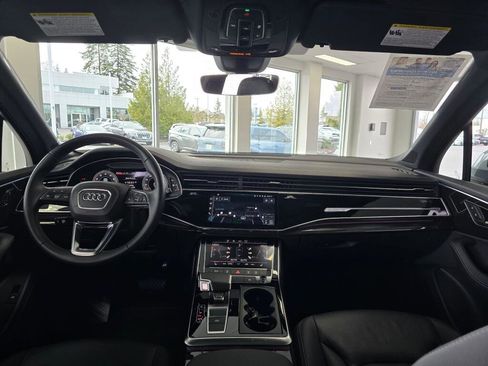 Used 2025 Audi Q7 3.0T Premium Plus AWD/4WD image 25