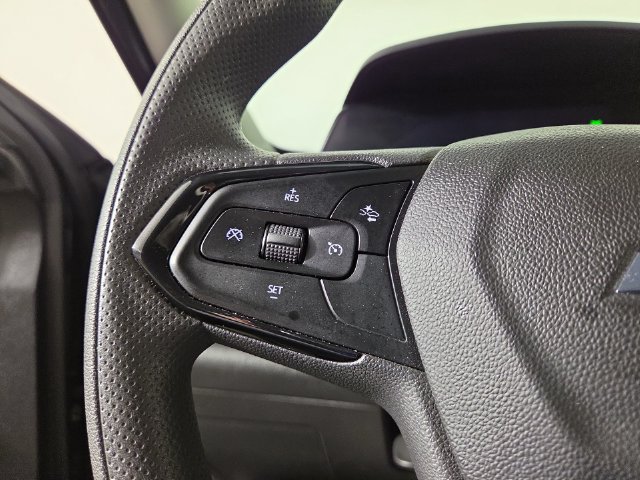 Used 2025 Chevrolet Trax LT FWD image 23