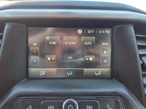 Used 2017 GMC Acadia SLE image 32