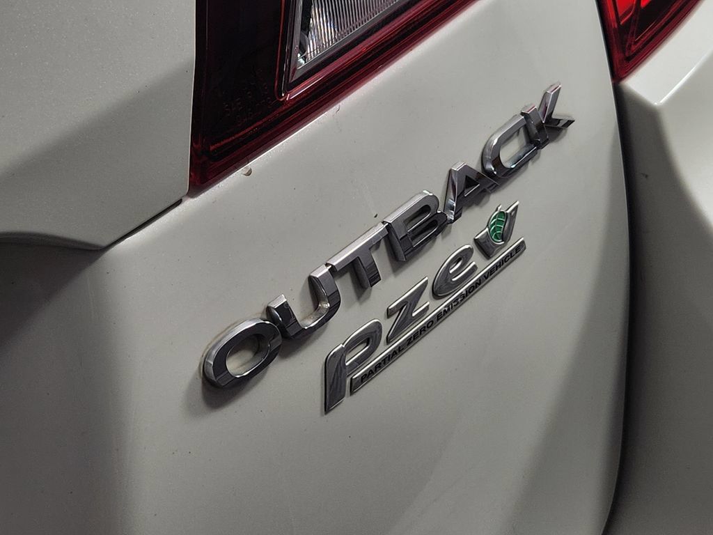 Used 2017 Subaru Outback 2.5i Touring w/ Popular Package #5A AWD/4WD image 11