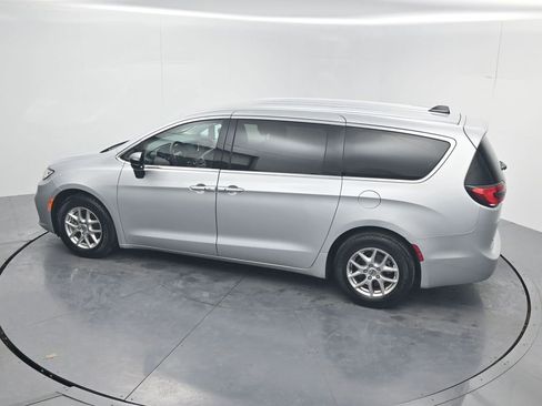 Used 2024 Chrysler Pacifica Touring-L FWD image 51