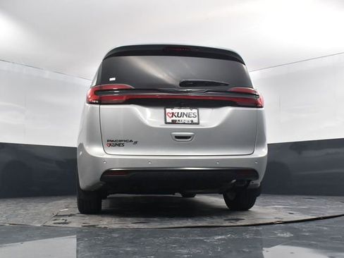 New 2026 Chrysler Pacifica Select image 59
