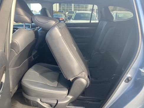 Used 2022 Toyota Highlander Limited image 20