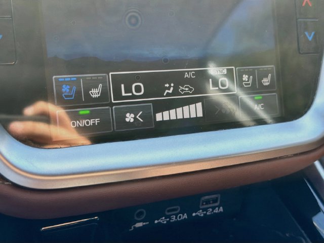 Used 2025 Subaru Outback Touring AWD/4WD image 33