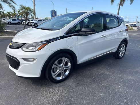 Used 2021 Chevrolet Bolt LT w/ Driver Confidence Package FWD image 2