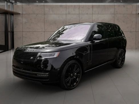 Used 2023 Land Rover Range Rover SE image 3