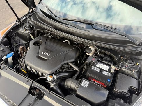 Used 2016 Hyundai Veloster w/ Option Group 03 FWD image 41