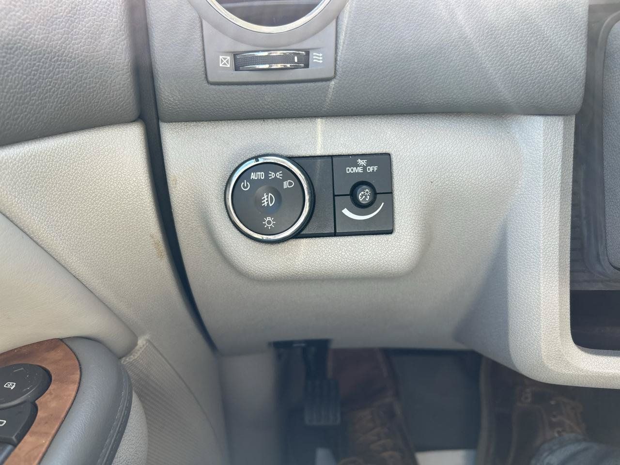 Used 2011 Buick Enclave CXL FWD image 23