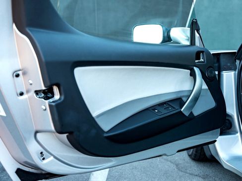 Used 2008 Tesla Roadster image 45