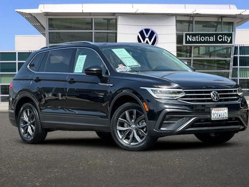 Used 2022 Volkswagen Tiguan SE FWD image 2