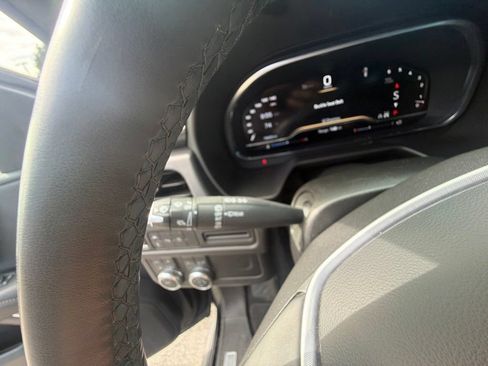 Used 2024 GMC Yukon SLT AWD/4WD image 30