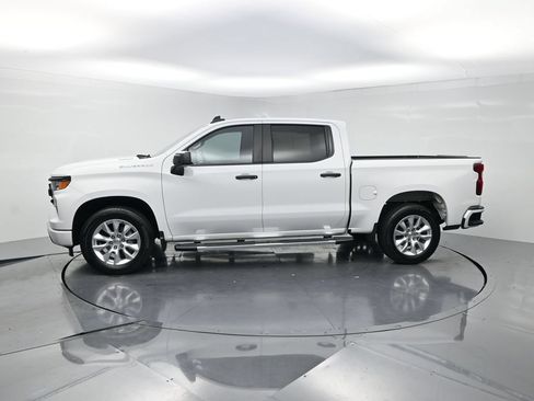 Used 2024 Chevrolet Silverado 1500 Custom RWD image 3