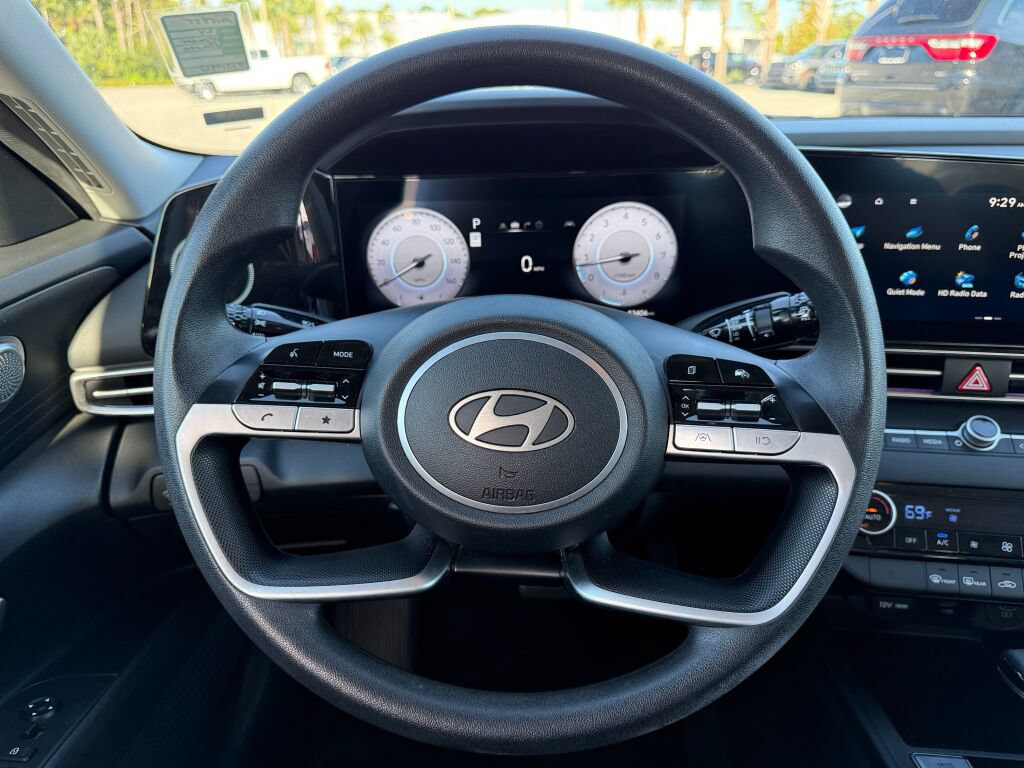 Used 2024 Hyundai Elantra SEL FWD image 14