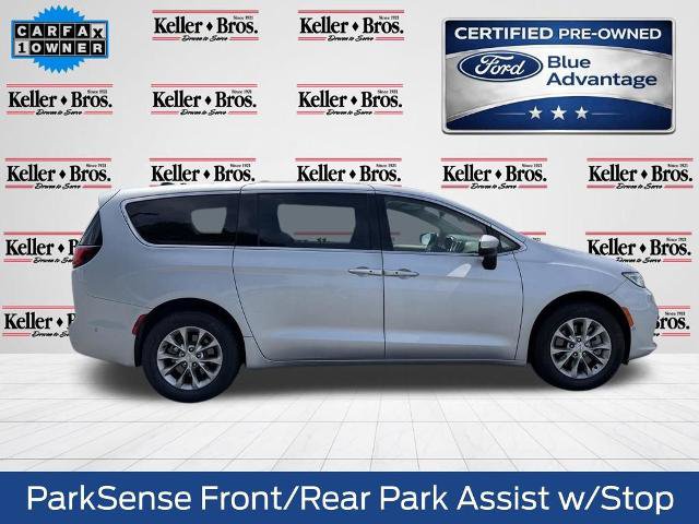 Used 2023 Chrysler Pacifica Touring-L AWD/4WD image 8
