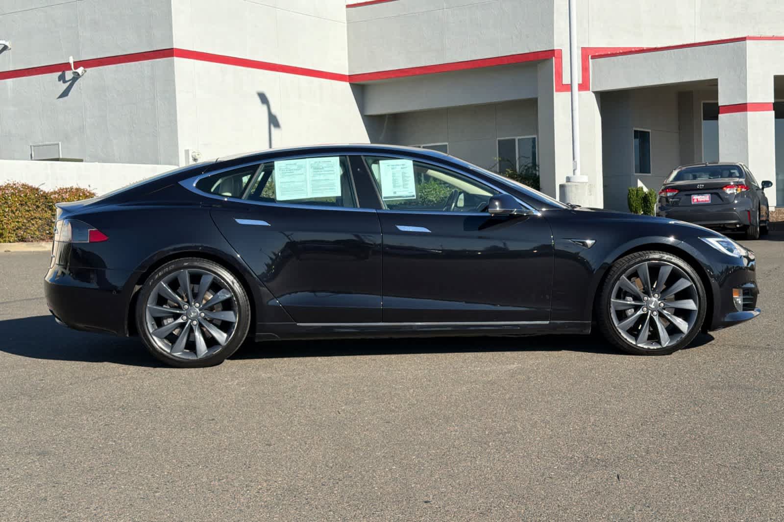 Used 2017 Tesla Model S AWD image 6