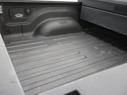Used 2021 RAM 2500 Big Horn w/ Night Edition AWD/4WD image 5
