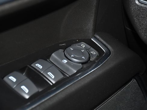 Used 2022 Chevrolet Silverado 1500 LT AWD/4WD image 35