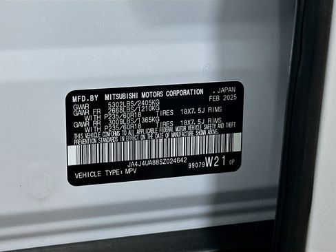 Used 2025 Mitsubishi Outlander ES AWD/4WD image 12