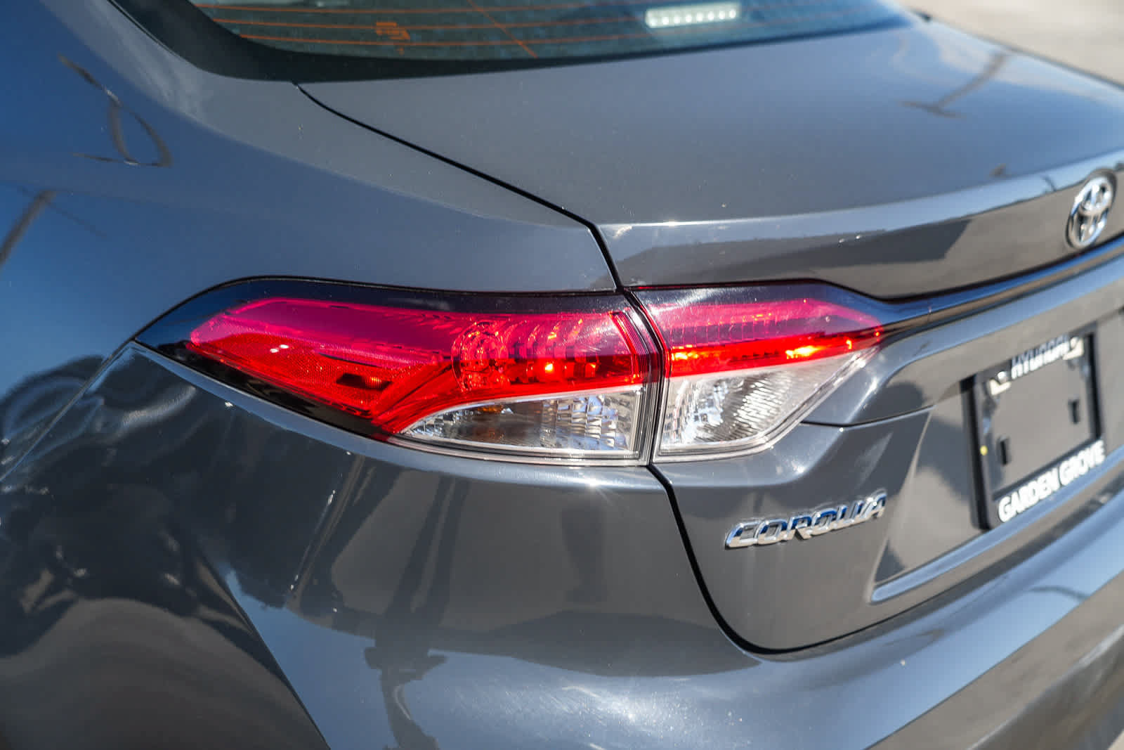 Used 2024 Toyota Corolla LE FWD image 9