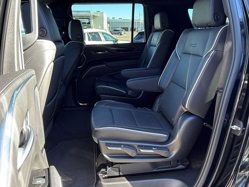 Used 2024 Cadillac Escalade ESV Sport w/ Touring Package image 9