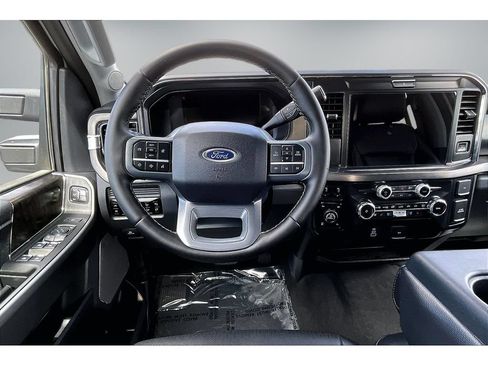 Used 2026 Ford F250 Lariat w/ Tremor Off-Road Package AWD/4WD image 9