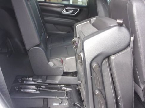 Used 2023 Chevrolet Tahoe Z71 w/ Luxury Package image 38